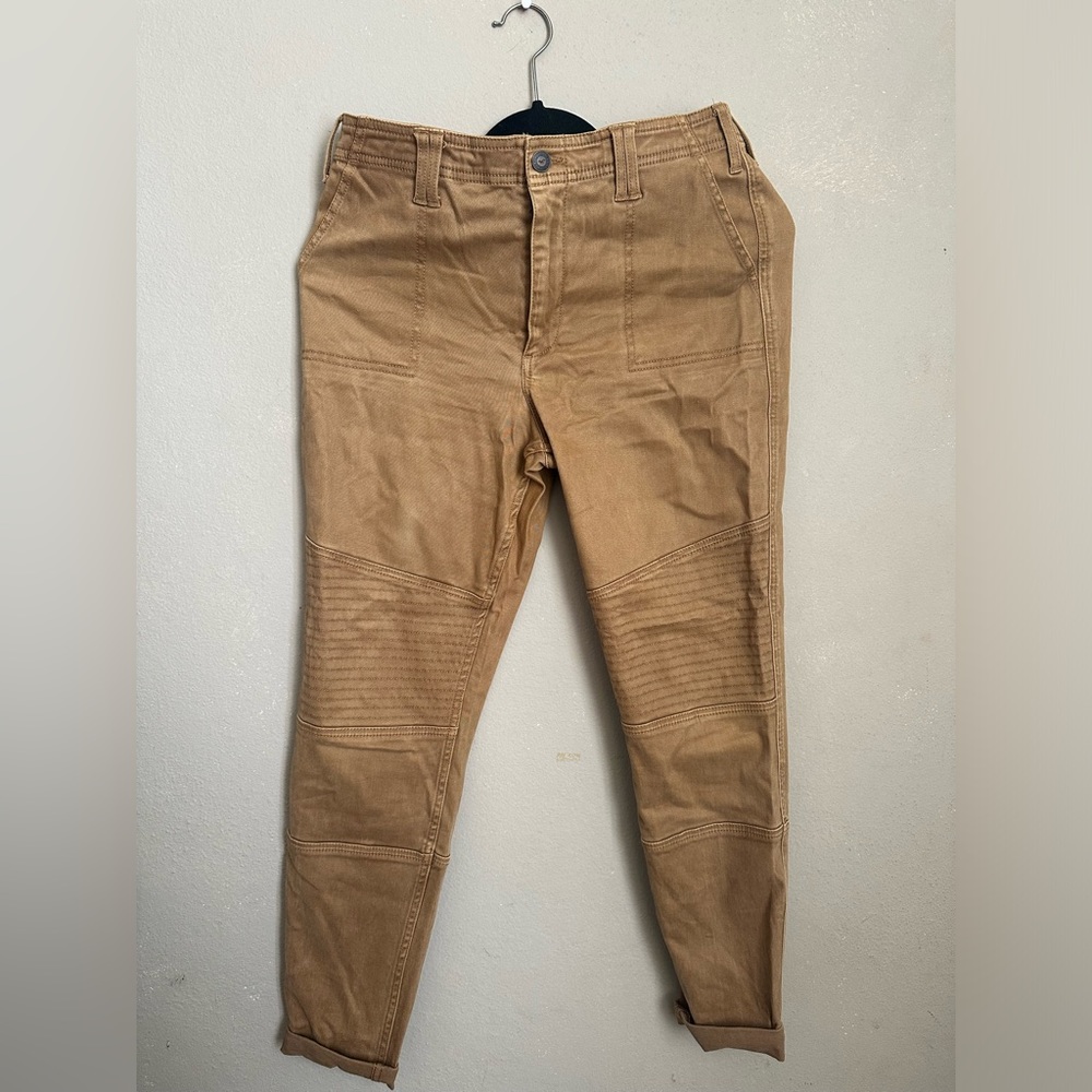 Hollister W29 L31 skinny beige pants.